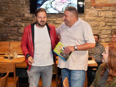 Křest knihy Můj život s gorilami s Xindl X a Markem Ždánským